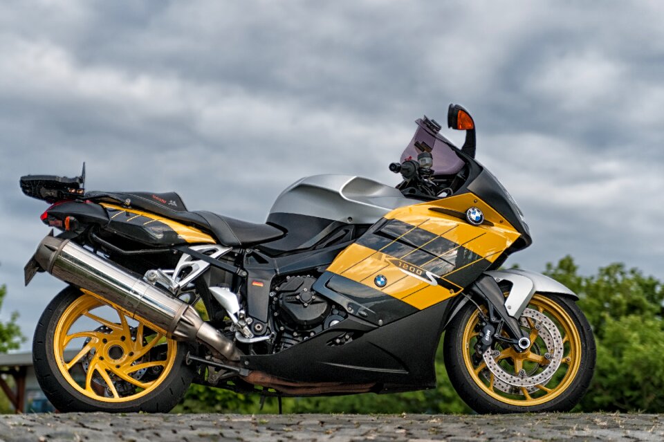 Bmw k1200s motorcycle