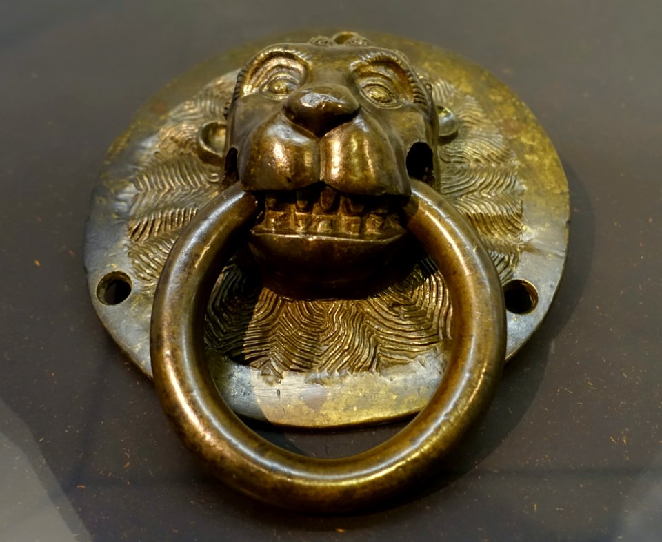 Lion head door puller from the Church of St. Lambertus in Erkelenz, Lower Rhine Valley, 1250-1300, bronze - Museum Schnütgen - Cologne, Germany - DSC00309