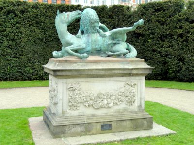 Lion and Horse - Kongens Have - Copenhagen - DSC07901