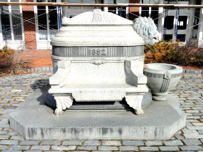 Lion Fountain - 4 West Main Street - Northborough, MA - DSC04435