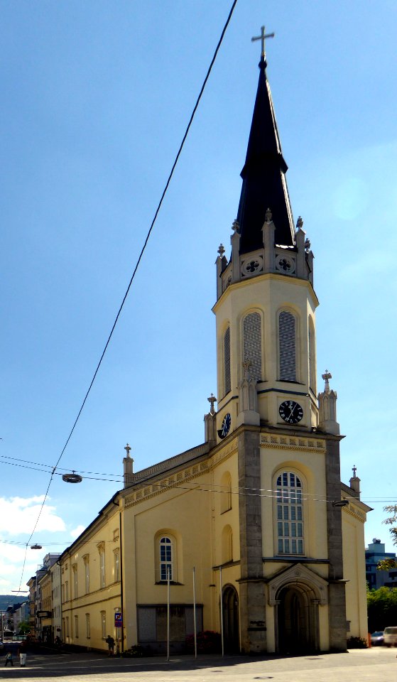 Linz, Martin-Luther-Kirche von Westen, 6