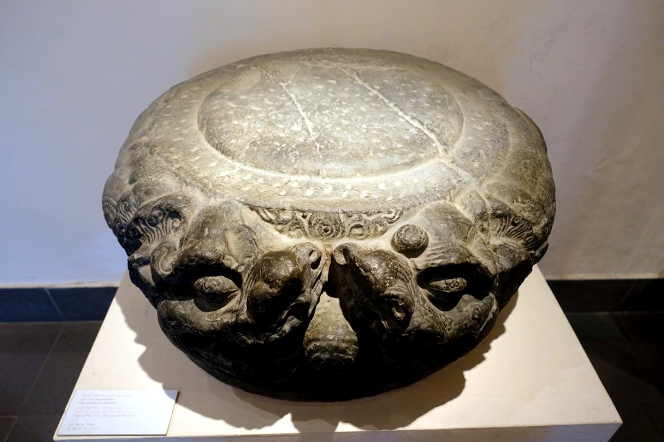 Lion (part of a pedestal), Phat Tich pagoda, Bac Ninh province, 1057 AD, stone - Vietnam National Museum of Fine Arts - Hanoi, Vietnam - DSC04761
