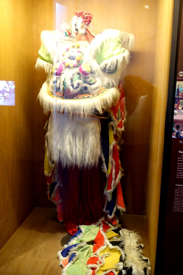 Lion's head, Hoa - Vietnam Museum of Ethnology - Hanoi, Vietnam - DSC03391