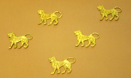 Lions - Achaemenid gold, said to have been found at Hamadan at Tepe Hagmatana, the site of ancient Ecbatana, 550-330 BC - Oriental Institute Museum, University of Chicago - DSC07990