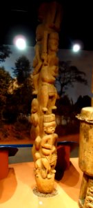 Lintel, Bamileke - Glenbow Museum - DSC00444