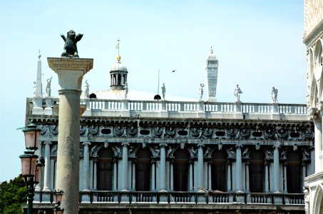 Lion-column-Venice-20050524-044 photo