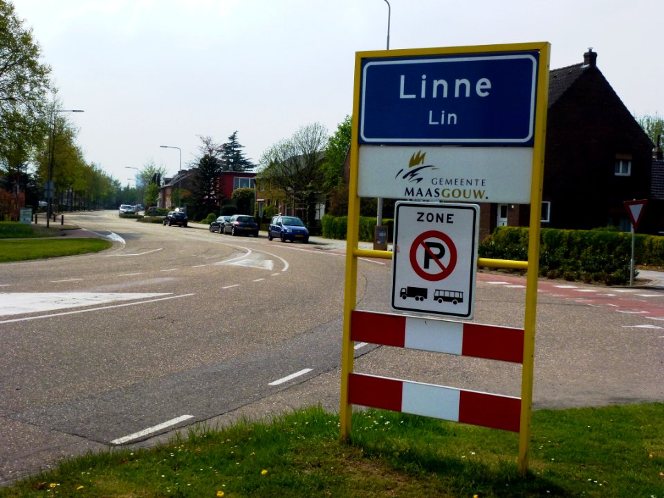 Linne (Maasgouw) city limit sign