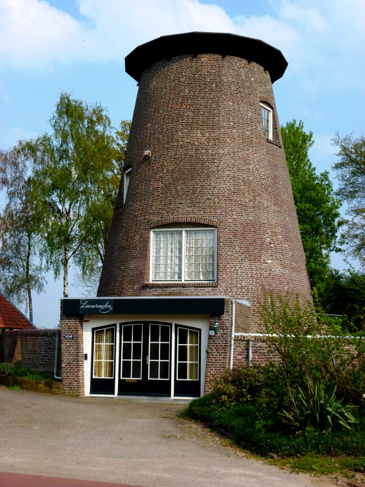 Linne (Maasgouw) Linnermolen (wind) 01