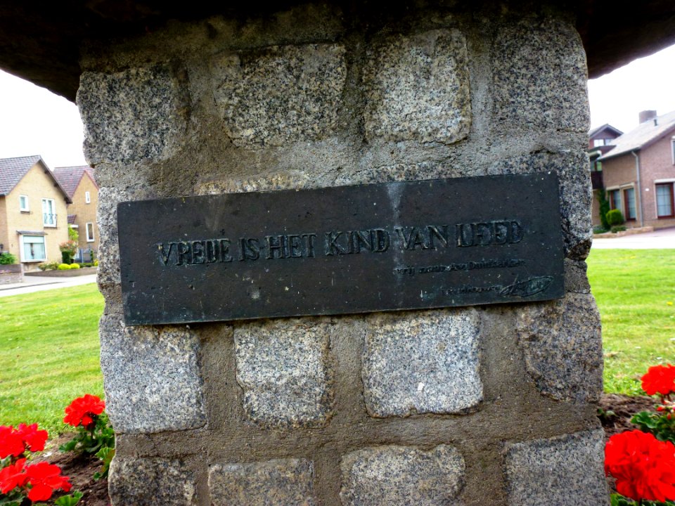 Linne (Maasgouw) vredesmonument tekst