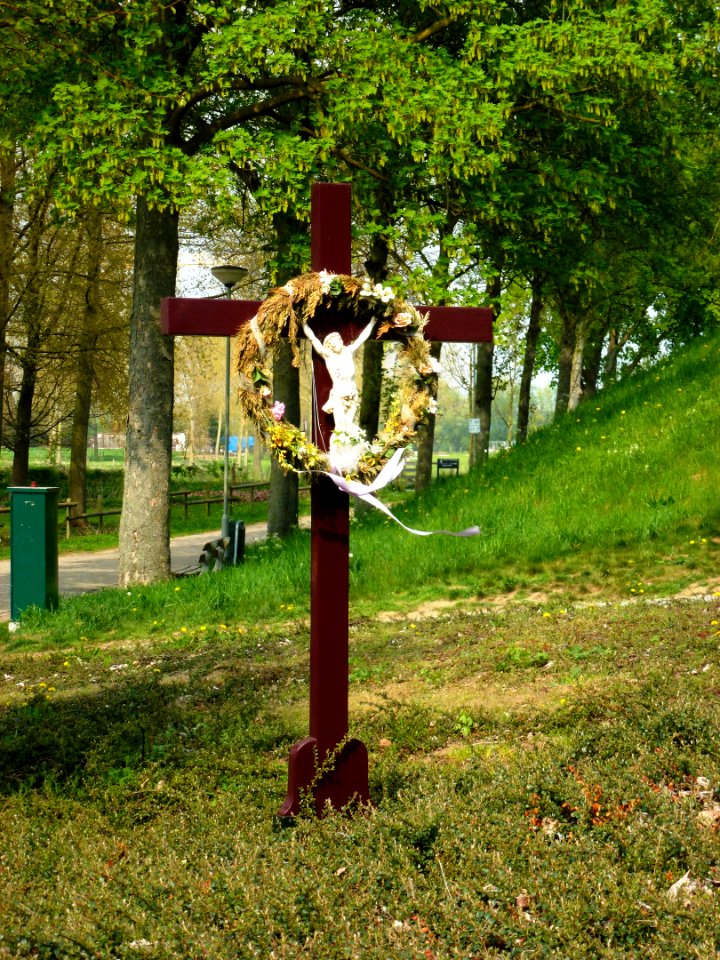 Linne (Maasgouw) wegkruis, Weerdweg