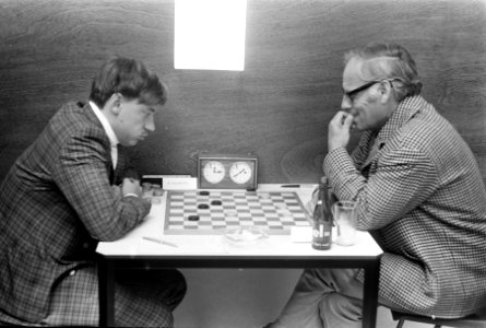 Links Andris Andreiko, Bestanddeelnr 922-6194