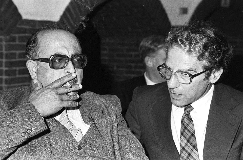 Links Abassi, docent Arabische literatuur aan de universiteit van Haifa, rechts , Bestanddeelnr 932-3406