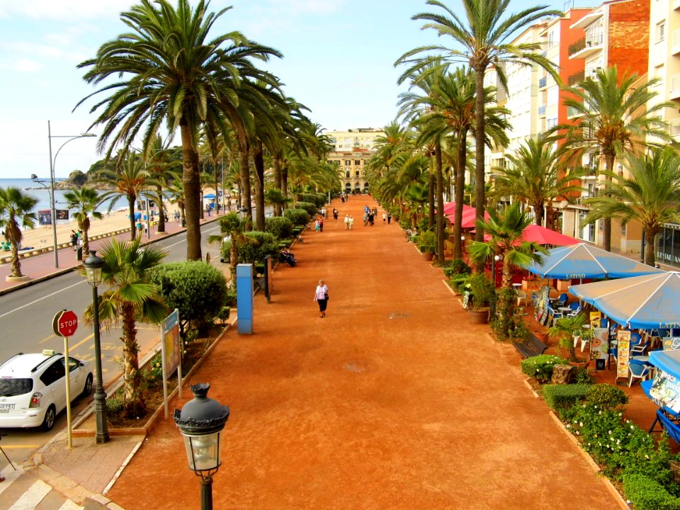 Lloret, Blick von Can Garriga auf das Rathaus