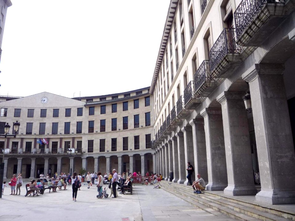 Llodio - Herriko Plaza y Ayuntamiento 1