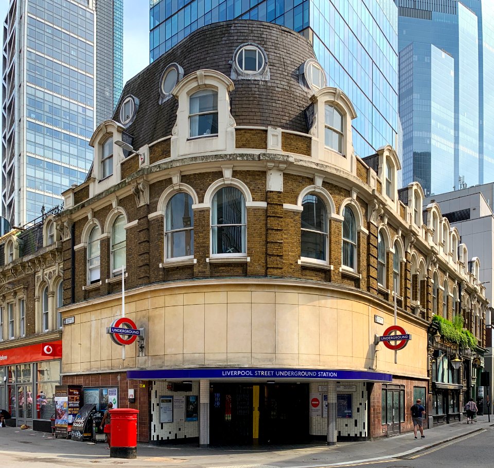 Liverpool street tube station entrance