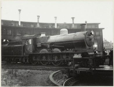 Loc. nr 3737 op het terrein van de Centrale Werkplaats van de N.S. aan de Amsterdamse Vaart, voormalige Oudeweg. NL-HlmNHA 54010757