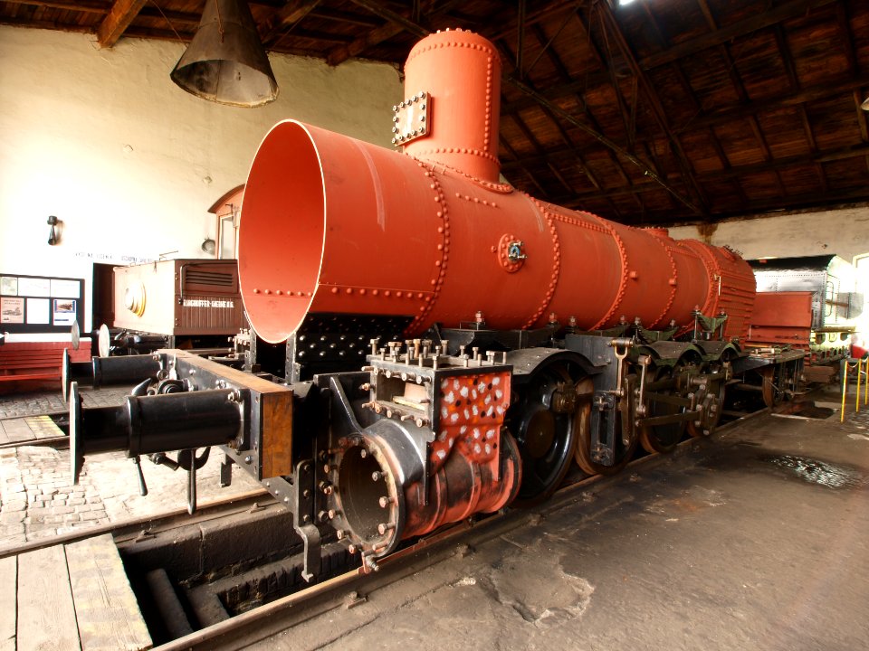 Loc at Zeleznicní museum pic12
