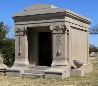 Llano Cemetery, Amarillo, Texas, Shelton mausoleum