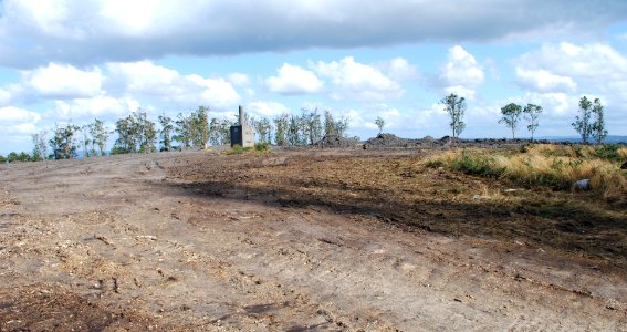 Lixo industrial Monte de Nenos Narón A Coruña