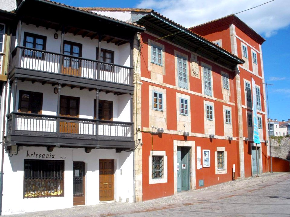 Llanes - Palacio de Posada Herrera (Casa de la Cultura) 3