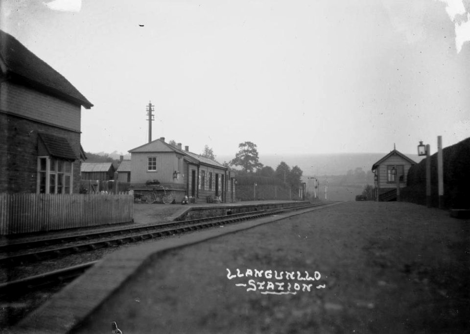 Llangunllo station (1294346)