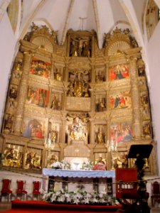 Llanes - Basílica de Santa María del Concejo, retablo mayor