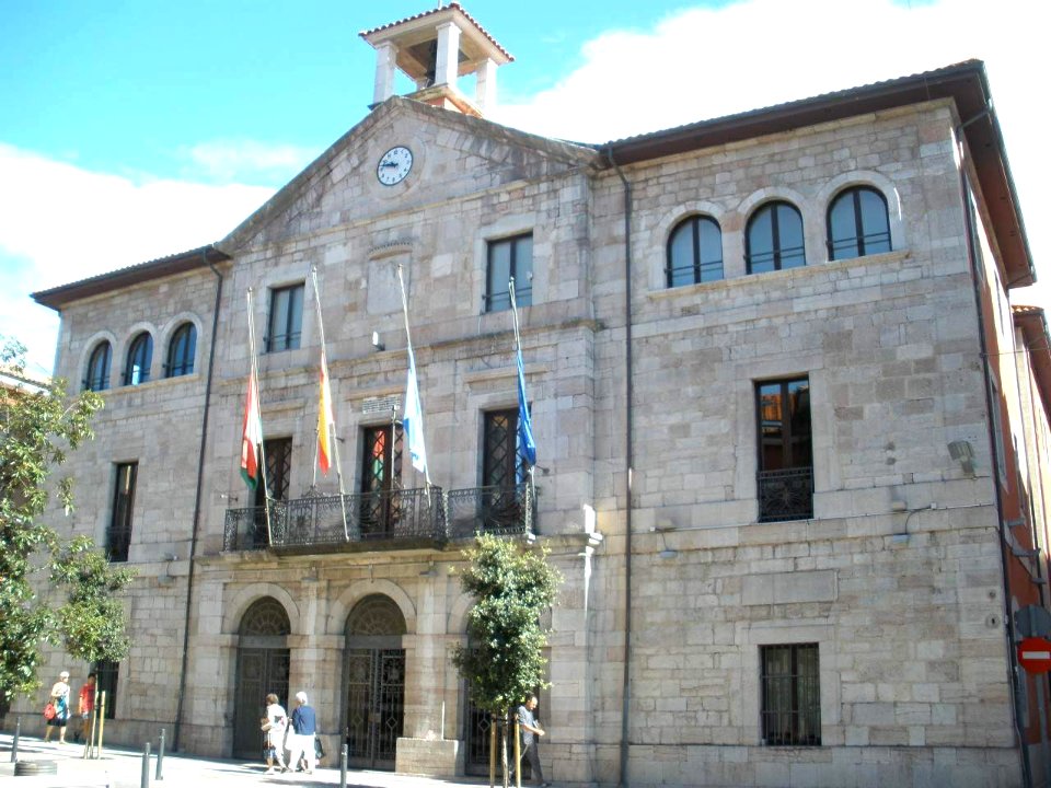 Llanes - Ayuntamiento 2