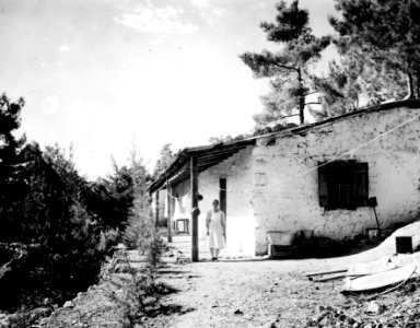 Livet på terrassen, huset. Macheras - SMVK - C06010
