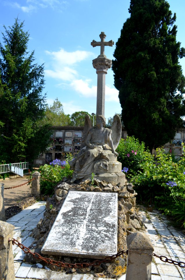 Llagostera, Cementiri Municipal, Grave (2)
