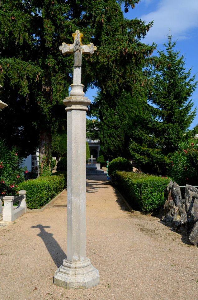 Llagostera, Cementiri Municipal, Cross