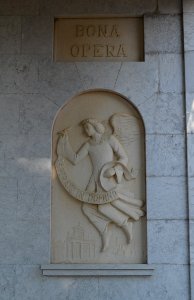 Llagostera, Cementiri Municipal, Funeral home, right