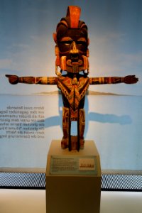 Malagan figure, New Ireland - Naturhistorisches Museum Nürnberg - Nuremberg, Germany - DSC03842