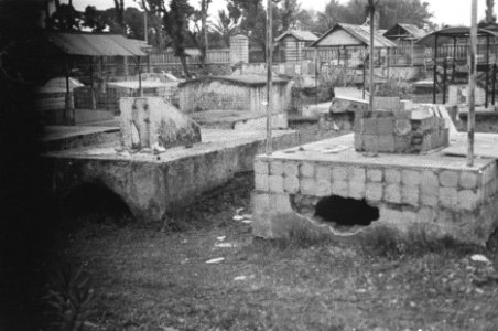 Malang. Het Europese kerkhof te Lawang werd door de TNI geschonden. Meer nog dan, Bestanddeelnr 344-4-4