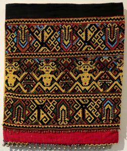 Maloh (tube skirt) from Indonesia, Honolulu Museum of Art 10025.1