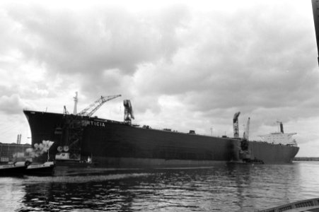 Mammoettanker Marticia gedoopt bij NDSM, Amsterdam 210.000 ton de Marticia, Bestanddeelnr 923-6783
