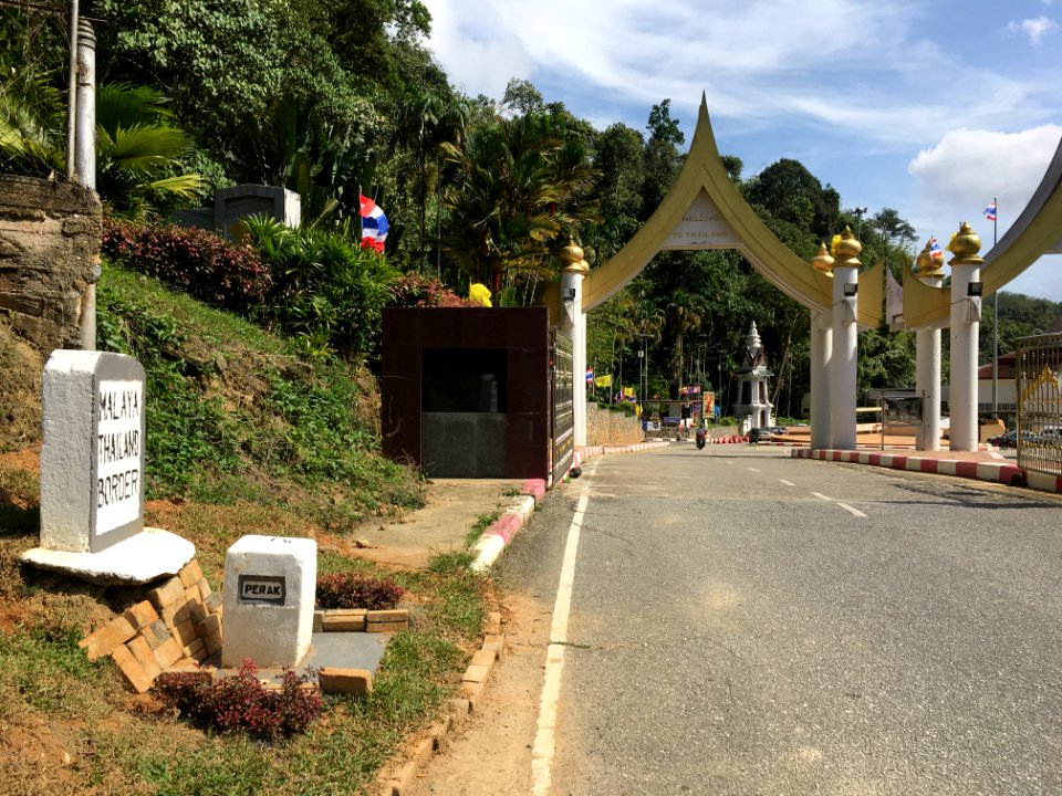 Malaysia-Thailand boundary stone no. 51 2