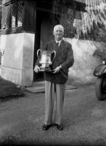 Man holding a cup (1293638)