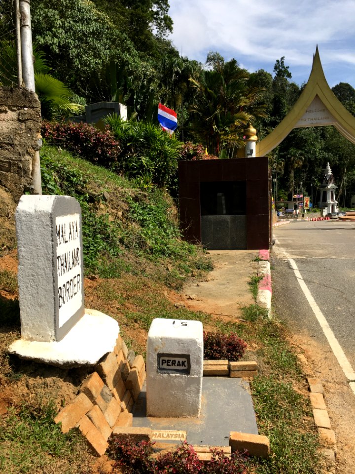 Malaysia-Thailand boundary stone no. 51 5