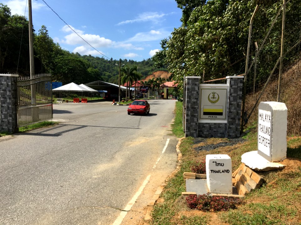 Malaysia-Thailand boundary stone no. 51 3