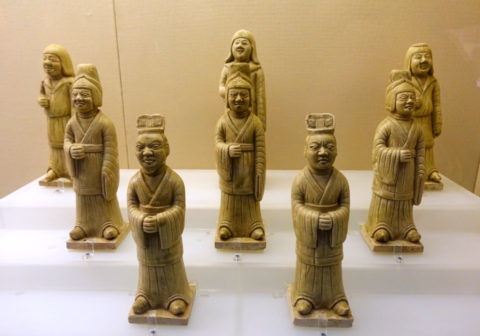 Male entourage, China, from a tomb in Fuma, Wanzhou, Chongqing, Tang dynasty, 618-907 AD, green-glazed ceramic - Sichuan Provincial Museum - Chengdu, China - DSC04171