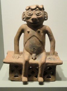 Male Figure seated on a bench, 1100-1400 AD, Carchi style, Carchi province, Ecuador, earthenware - Gardiner Museum, Toronto - DSC01199