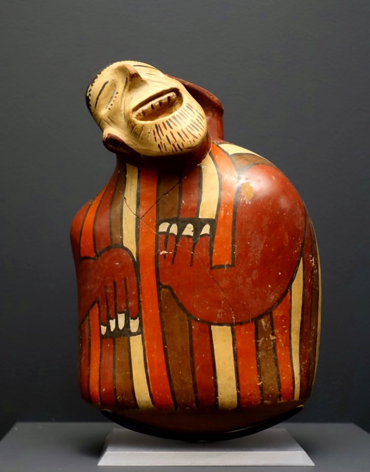 Male human effigy bottle, Nasca, Peru, Ica region, ceramic - Meso-American collection - Peabody Museum, Harvard University - DSC05936