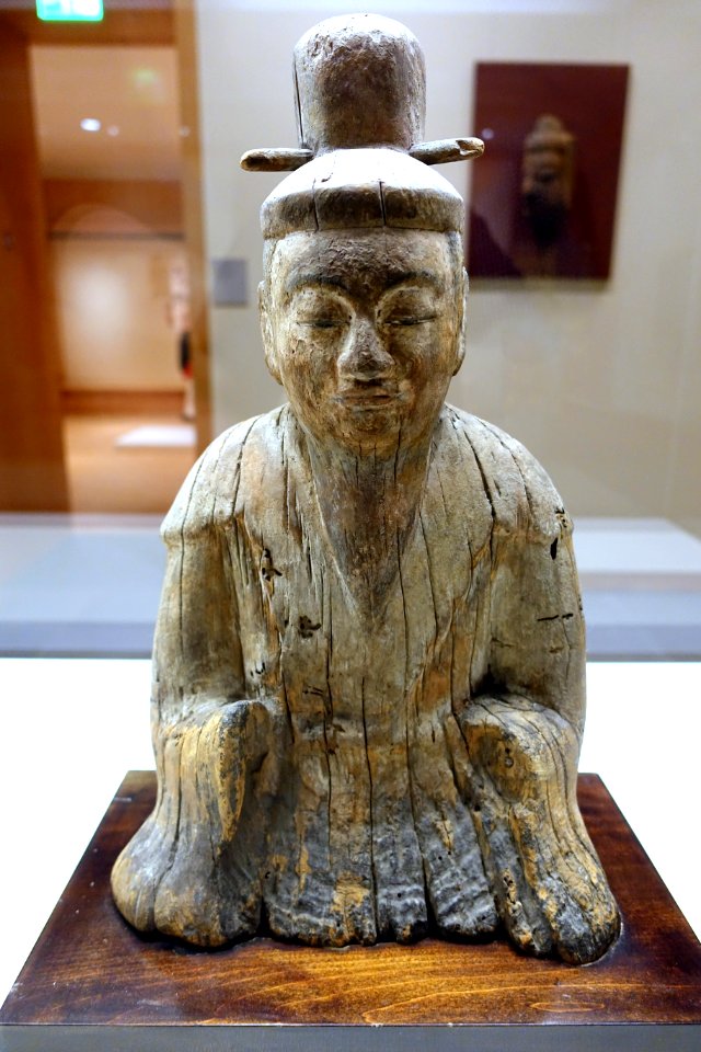 Male Shinto deity, Japan, Heian period, 10th-12th century AD, wood with traces of polychromy - Ethnological Museum, Berlin - DSC02120