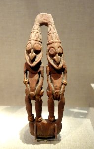 Male and female miniature figures, Lower Sepik or Coastal Region, 19th to early 20th century, wood, plaitwork, red ochre - De Young Museum - DSC01152