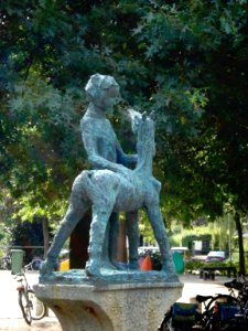 Malden (Gld, NL), sculpture child and little horse