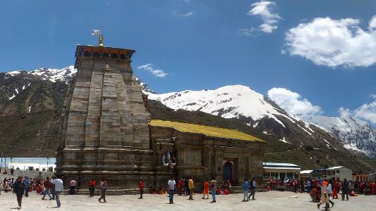 Majestic and Serene Kedarnath temple