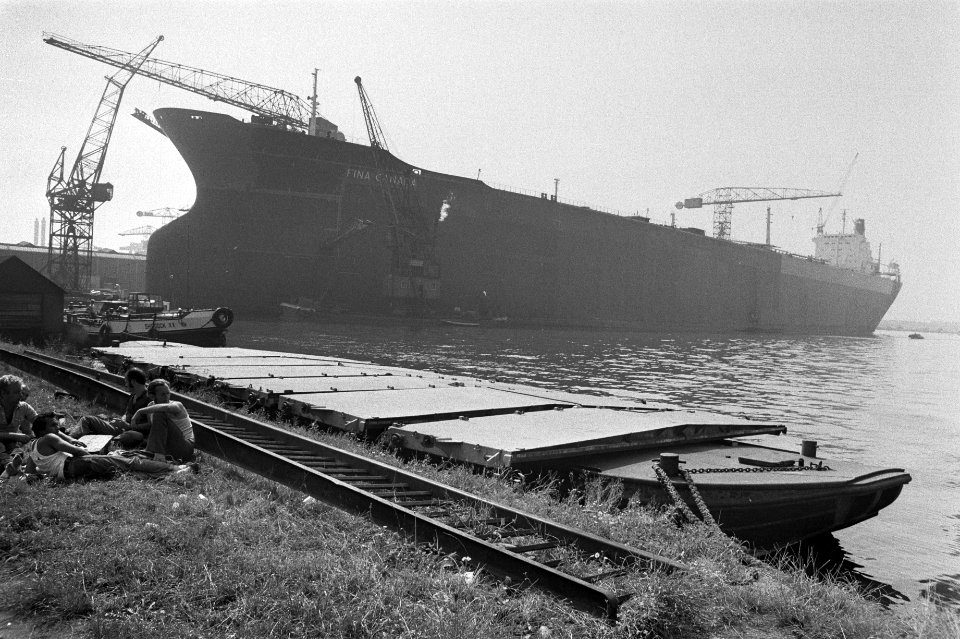 Mammoettanker Fina Canada wordt gedoopt bij NDSM Amsterdam overzicht, Bestanddeelnr 924-8317