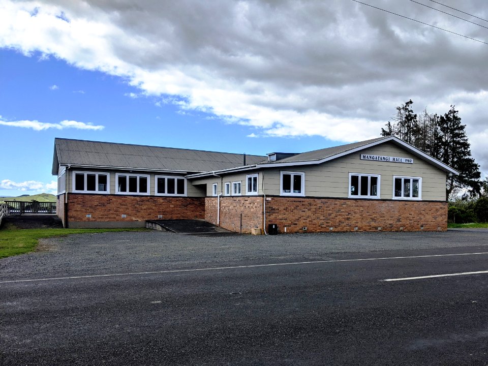 Mangatangi hall2