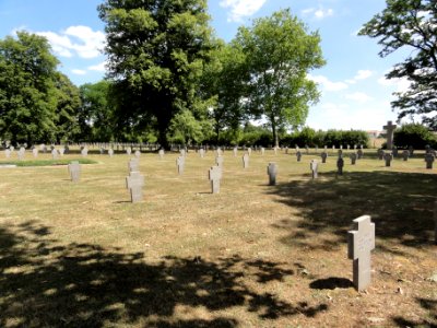 Mangiennes (Meuse) cimetière militaire allemand (04)