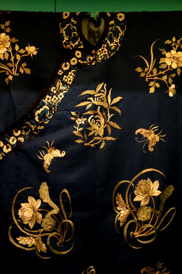Mandarin robe, view 1, Manchu peoples, China, late 19th century, silk - Fernbank Museum of Natural History - DSC09988
